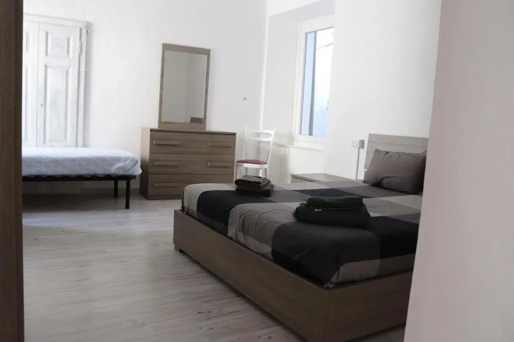 Daire Appartamento Centro Storico Porlezza İtalya